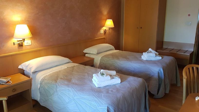 Imagen de la habitación del Hotel Chalet del Lago. Foto 7