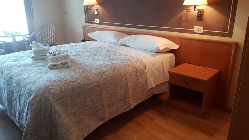Imagen de la habitación del Hotel Chalet del Lago. Foto 17