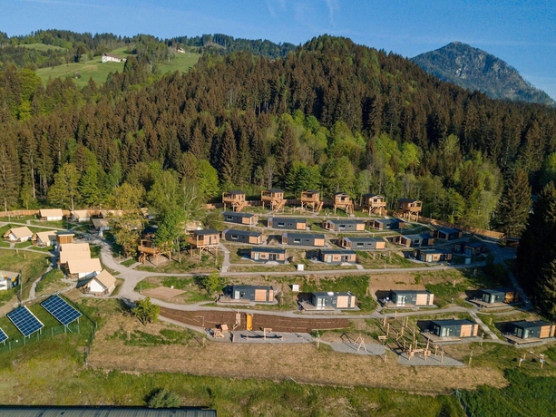 Imagen de la piscina del Hotel Chalet in Kotschach Near Ski Area Vorhegg. Foto 16