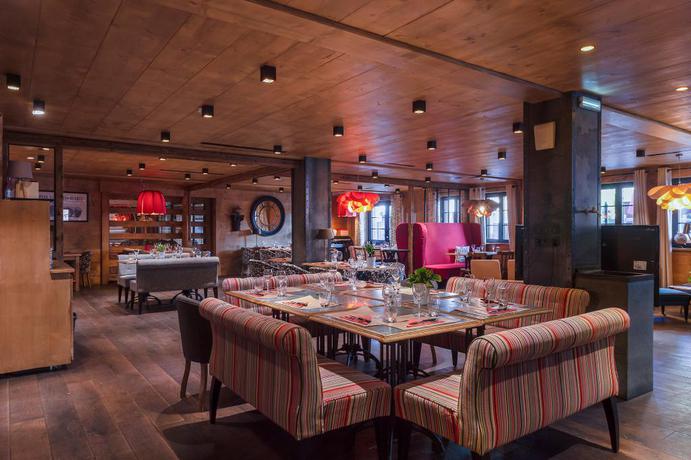 Imagen del bar/restaurante del Hotel Chalet-Hôtel La Marmotte, La Tapiaz and SPA, The Originals Relais. Foto 6