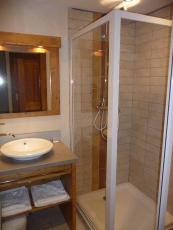 Imagen de la habitación del Hotel Chalet-H&ocirc;tel Le Beausoleil, The Originals Relais. Foto 6