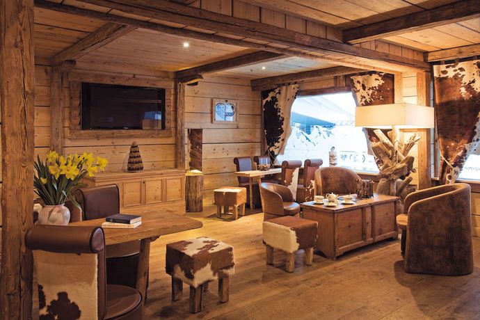 Imagen del bar/restaurante del Hotel Chalet-H&ocirc;tel Les Gentianettes, The Originals Relais (H&ocirc;tels-Chalets de Tradition). Foto 2