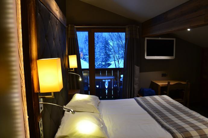 Imagen de la habitación del Hotel Chalet-H&ocirc;tel Les Gentianettes, The Originals Relais (H&ocirc;tels-Chalets de Tradition). Foto 12