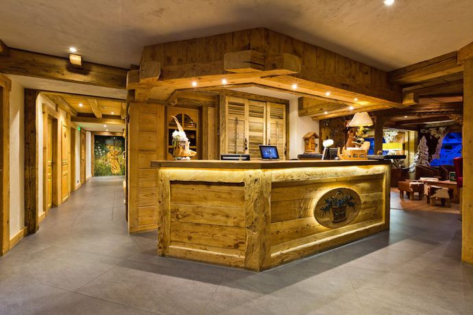 Imagen de los interiores del Hotel Chalet-H&ocirc;tel Les Gentianettes, The Originals Relais (H&ocirc;tels-Chalets de Tradition). Foto 20