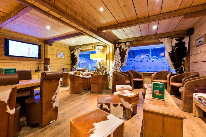 Imagen del bar/restaurante del Hotel Chalet-H&ocirc;tel Les Gentianettes, The Originals Relais (H&ocirc;tels-Chalets de Tradition). Foto 3