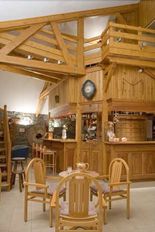 Imagen del bar/restaurante del Hotel Chalet-hôtel Alpage and Spa. Foto 7