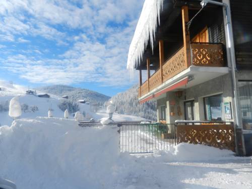 Imagen de la habitación del Hotel Chalet-h&ocirc;tel Du Borderan. Foto 2