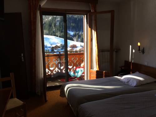 Imagen de la habitación del Hotel Chalet-h&ocirc;tel Du Borderan. Foto 13