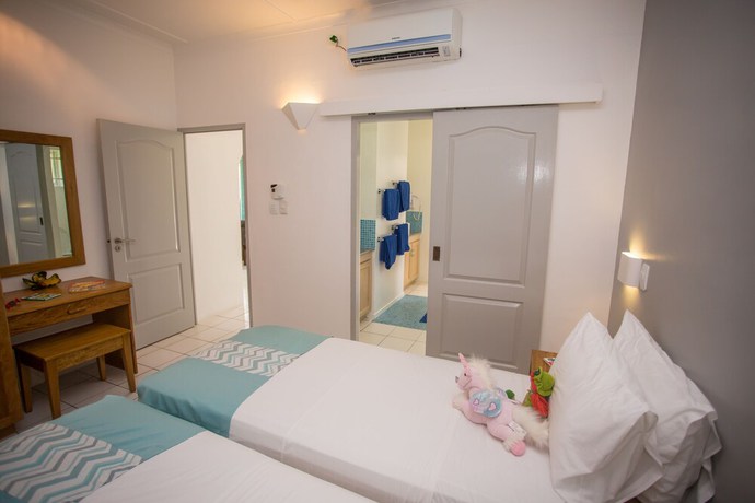 Imagen de la habitación del Hotel Chalets D\'Anse Forbans. Foto 16