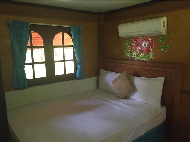 Imagen de la habitación del Hotel Chaloklum Bay Resort. Foto 7