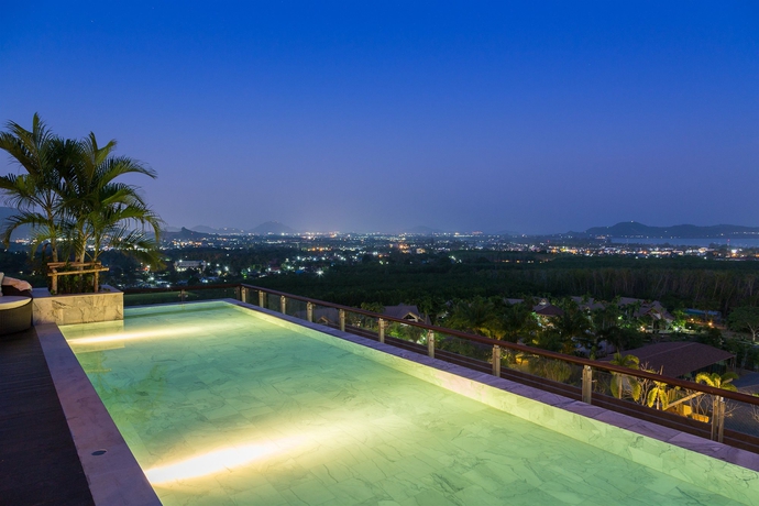 Imagen de la piscina del Hotel Chalong Chalet Resort and Longstay. Foto 15