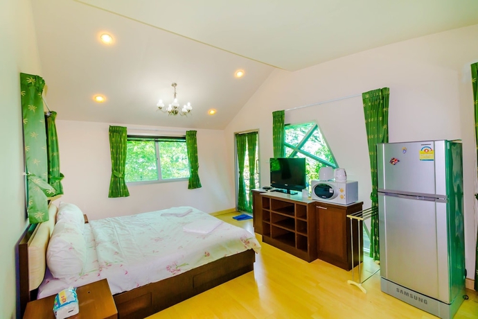 Imagen de la habitación del Hotel Chalong Hill Tropical Garden Homes. Foto 14