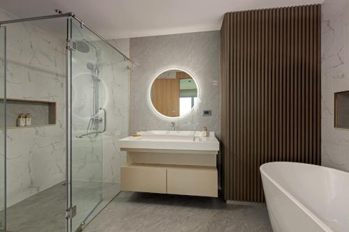 Imagen de la habitación del Hotel Chalong Marina Bay View Phuket. Foto 15