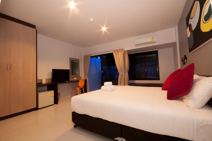 Imagen de la habitación del Hotel Chalong Sea Breeze. Foto 2