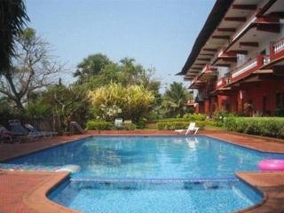 Imagen de la piscina del Hotel Chalston Beach Resort. Foto 3
