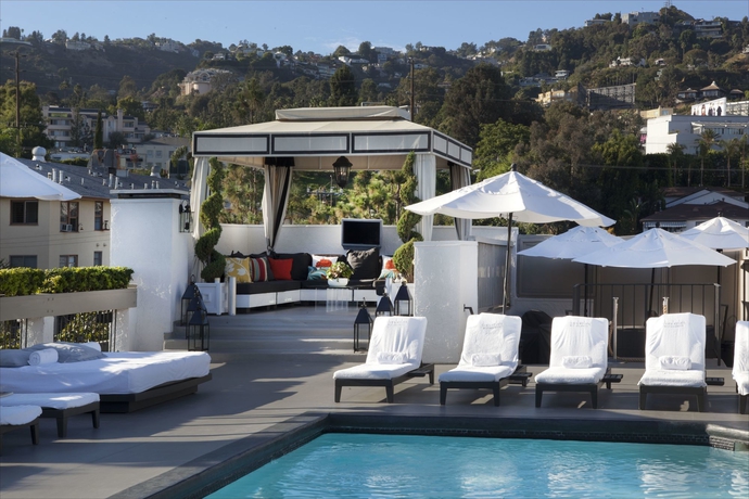 Imagen de la piscina del Hotel Chamberlain West Hollywood. Foto 15