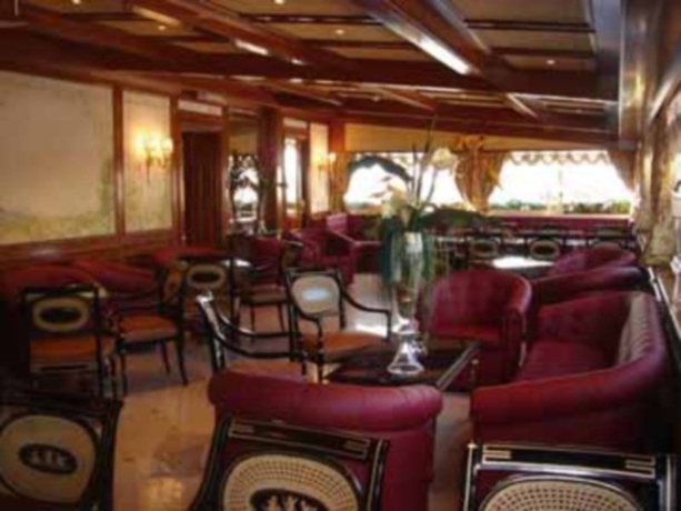 Imagen general del Hotel Champagne Palace. Foto 3