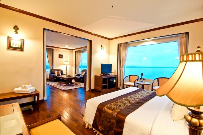 Imagen de la habitación del Hotel Champasak Grand. Foto 15