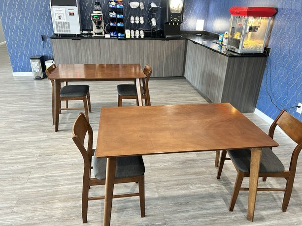 Imagen del bar/restaurante del Hotel Champion Inn Motel By OYO Hwy 59 Shepherd. Foto 3