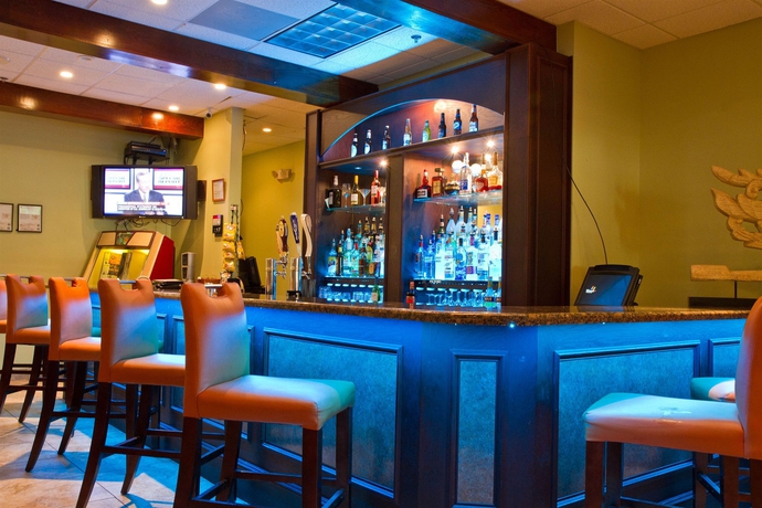 Imagen del bar/restaurante del Hotel Champions World Resort. Foto 3