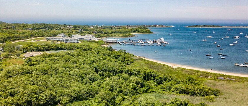 Imagen de los exteriores del Hotel Champlin's Marina And Resort. Foto 21