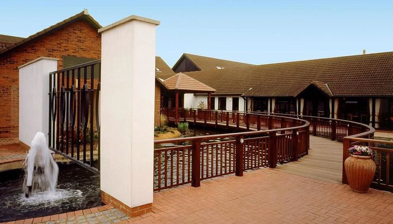 Imagen de la piscina del Hotel Champneys Springs. Foto 14