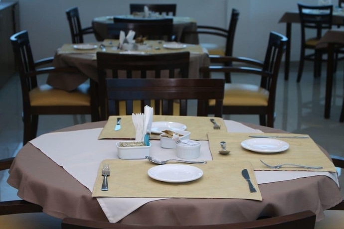 Imagen del bar/restaurante del Hotel Champs Dumont Apart. Foto 6