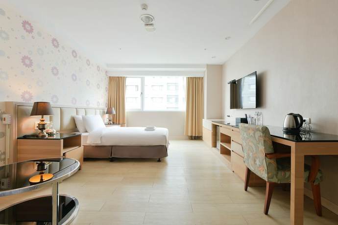 Imagen de la habitación del Hotel Champs Elysees. Foto 2