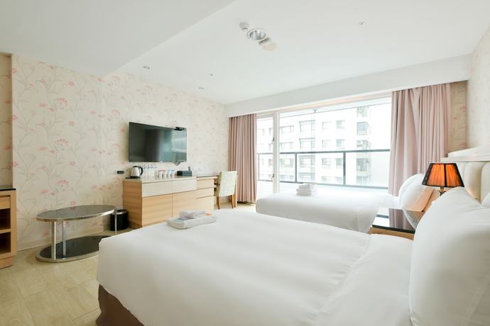 Imagen de la habitación del Hotel Champs Elysees. Foto 4