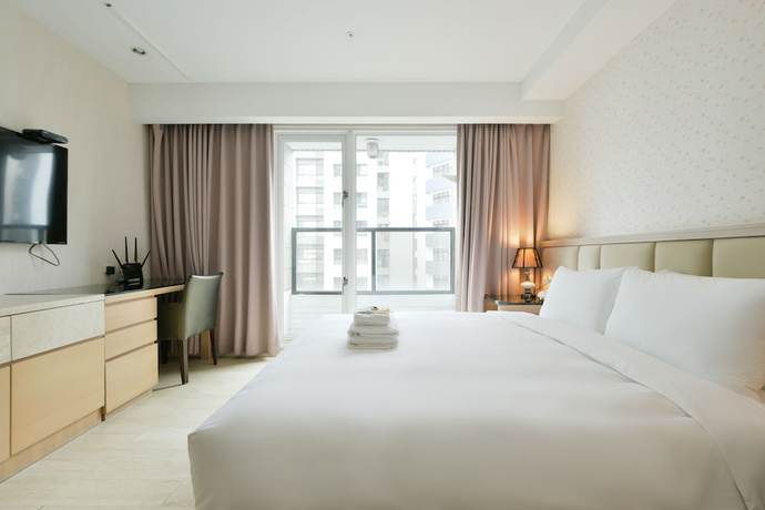 Imagen de la habitación del Hotel Champs Elysees. Foto 5