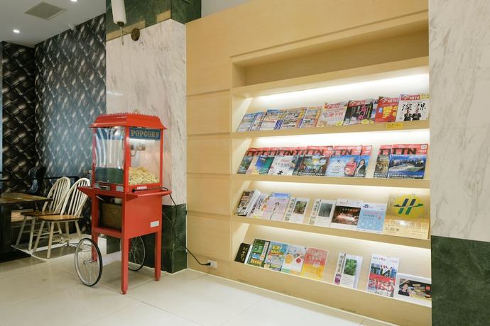 Imagen de los interiores del Hotel Champs Elysees. Foto 15