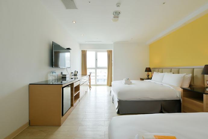 Imagen de la habitación del Hotel Champs Elysees. Foto 7