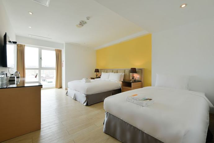 Imagen de la habitación del Hotel Champs Elysees. Foto 8
