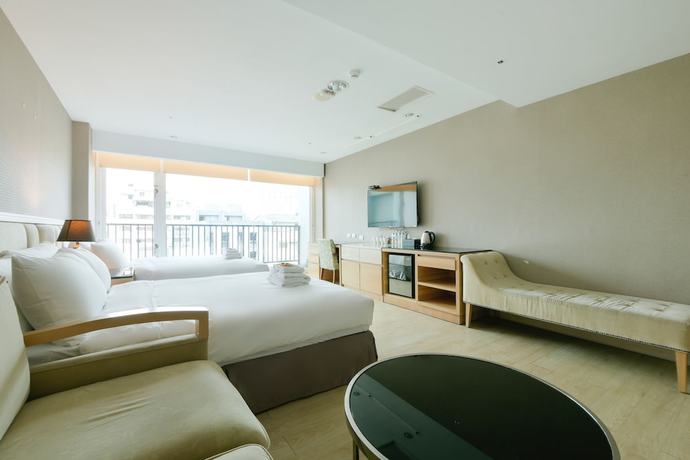 Imagen de la habitación del Hotel Champs Elysees. Foto 9