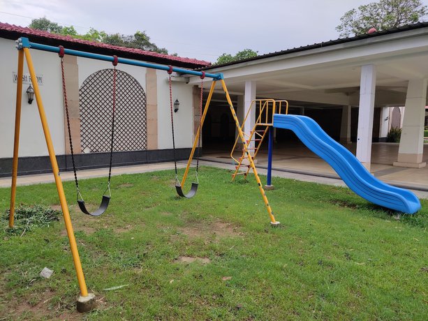 Imagen de los exteriores del Hotel Chanakya BNR. Foto 12