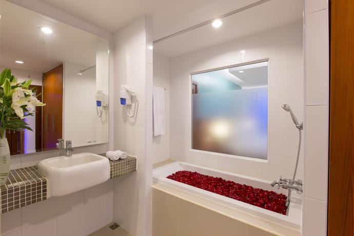 Imagen de la habitación del Hotel Chanalai Flora Resort, Kata Beach. Foto 4