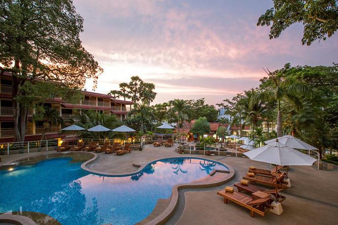 Imagen de la piscina del Hotel Chanalai Flora Resort, Kata Beach. Foto 16