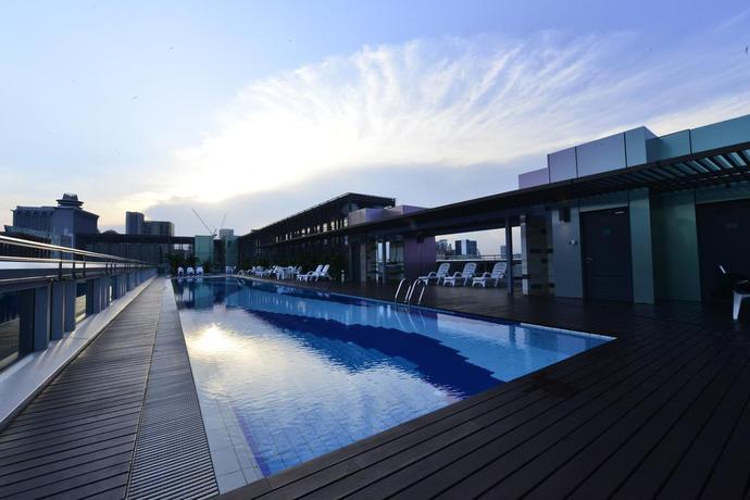 Imagen de la piscina del Hotel Chancellor@orchard. Foto 9