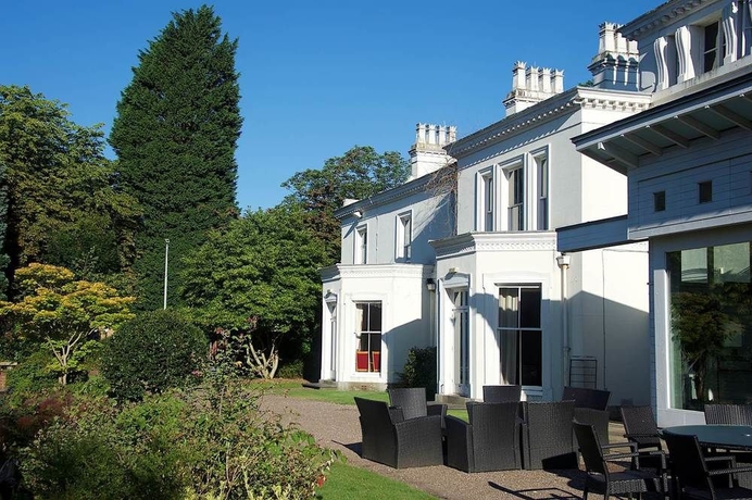 Imagen de los exteriores del Hotel Chancellors & Conference. Foto 8