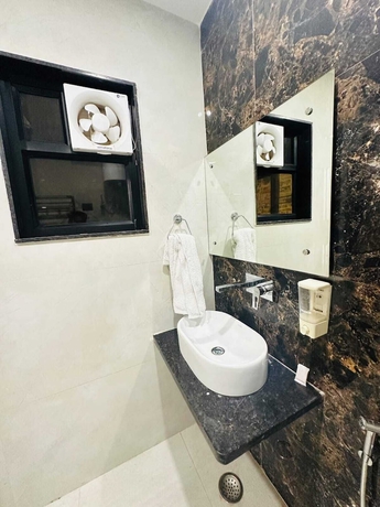 Imagen de la habitación del Hotel Chandan Palace. Foto 10