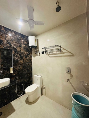 Imagen de la habitación del Hotel Chandan Palace. Foto 11