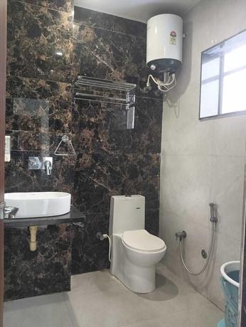 Imagen de la habitación del Hotel Chandan Palace. Foto 14
