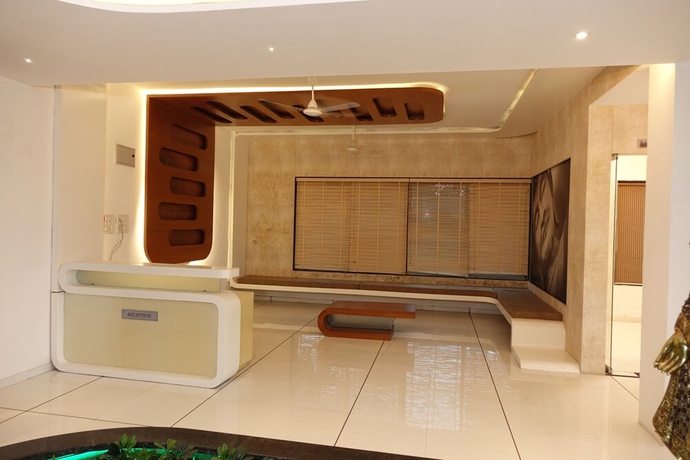 Imagen de los interiores del Hotel Chandan Van Club and Resort - Navsari. Foto 13