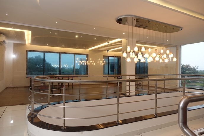 Imagen de los interiores del Hotel Chandan Van Club and Resort - Navsari. Foto 14