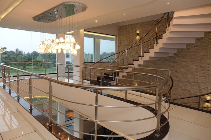 Imagen de los interiores del Hotel Chandan Van Club and Resort - Navsari. Foto 15