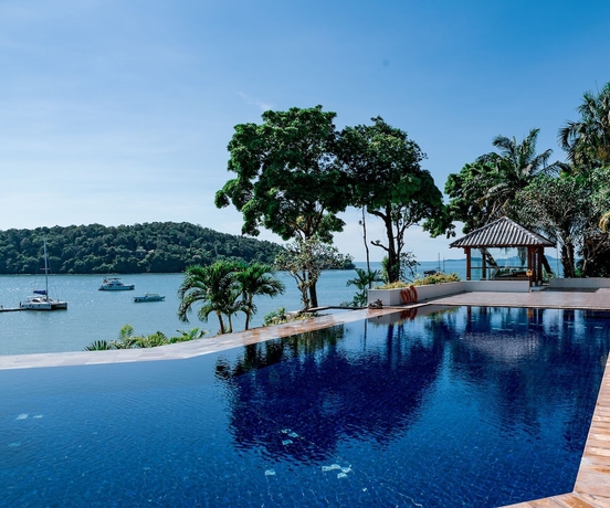 Imagen de la piscina del Hotel Chandara Resort and Spa Phuket. Foto 17