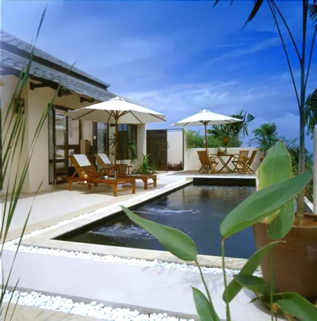 Imagen de la piscina del Hotel Chandara Resort and Spa Phuket. Foto 18