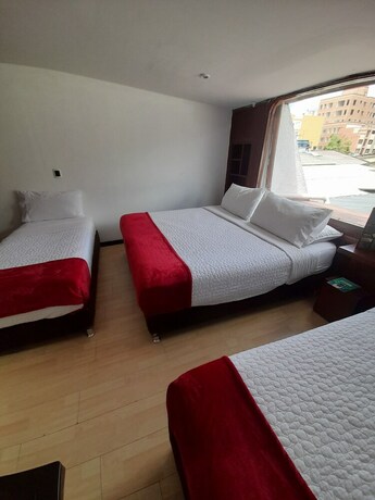 Imagen de la habitación del Hotel Chandelier Collection. Foto 19