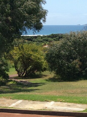 Imagen de los exteriores del Hotel Chandlers Smiths Beach Villas. Foto 35