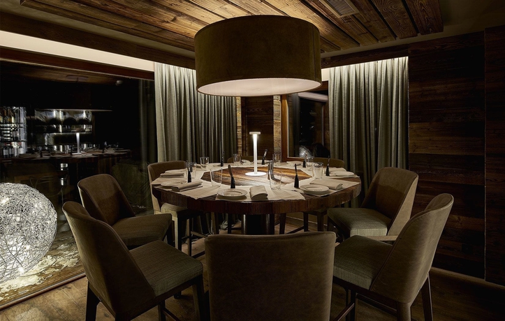 Imagen del bar/restaurante del Hotel Chandolin Boutique. Foto 15